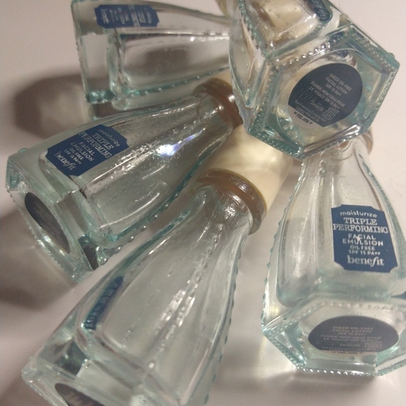 Benefit Triple Performing Facial Emulsion - Blue and Cream - Picture 12 of 12